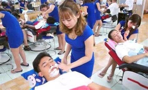 为何很多游客喜欢去越南理发？都喜欢去理发店？驴友：服务全面|越南|理发店|发型_新浪新闻