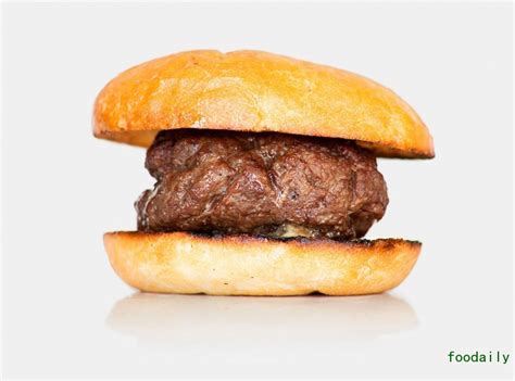 设计师写汉堡评测，其实想给你上一堂创意课 | Foodaily每日食品