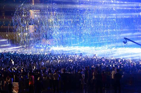 原创组图 | 三亚之夜群星演唱会开唱 抱坡国际体育中心白鹭体育场迎来“首秀”-新闻中心-南海网
