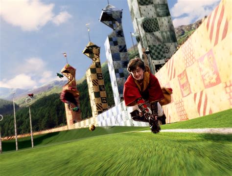 《哈利·波特与魔法石》曝初次飞行片段 上映三天连庄票房日冠