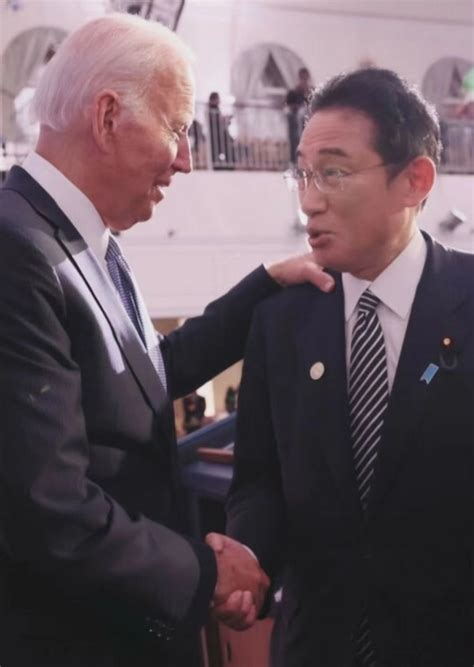 岸田与拜登联大会议期间短暂交谈，日媒：他在寻找与美总统会谈机会