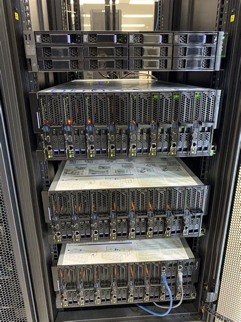 计算机服务器集群（320核） - 综合科研仪器共享中心