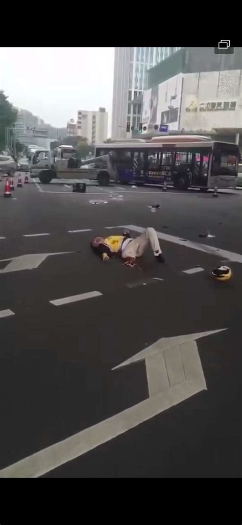 北京南六环大红门桥下，一女子车祸身亡_新闻频道_中国青年网