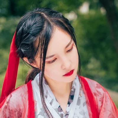 喝酒女生头像古风真人版