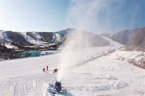 助力冬奥 造势冰雪运动 新疆阿勒泰地区三雪场一卡通滑_东方体育