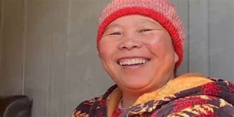 51岁中国农妇登上联合国讲台，会写一手好诗，却离不成婚|感情_新浪新闻