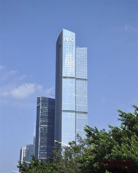 [武汉]知名地产高层住宅及超高层办公楼建筑方案文本（两套方案）-居住建筑-筑龙建筑设计论坛