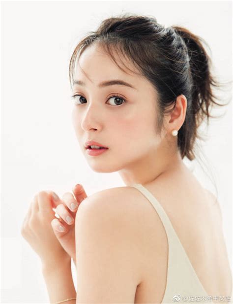 壁纸佐佐木希图片