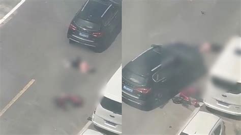 山东一男子反复倒车碾压倒地女子，社区工作人员：被碾压女子已身亡_腾讯视频