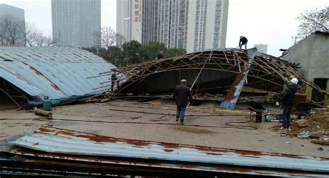 百平宅基地 三千违建房：深圳“违建侠”的旧改游击战_新浪地产网