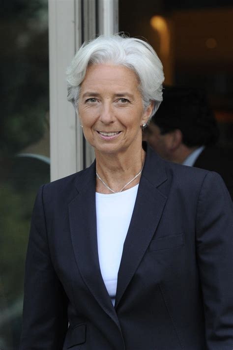 拉加德成为IMF首位女总裁 中国专家称“实至名归”
