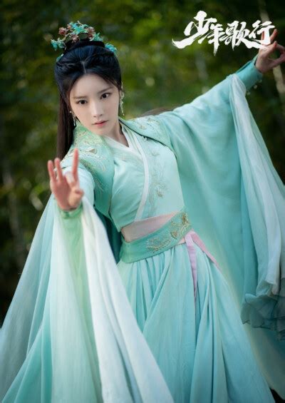 叶若依图片
