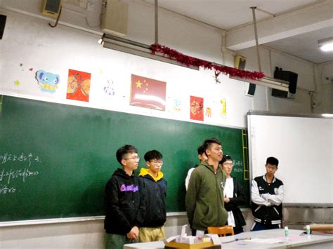 志愿者重回高中母校开展2019年招生宣讲-深圳技术大学创意设计学院