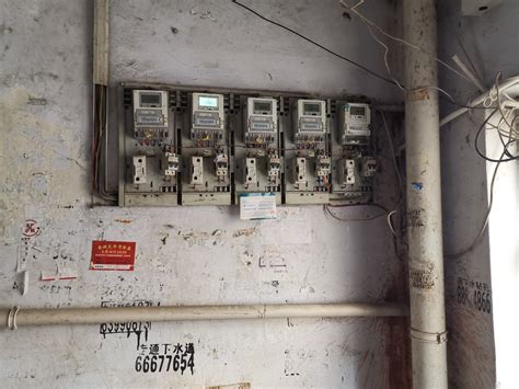 偷电长达10年 供电人员打开电表箱 却找不到异常