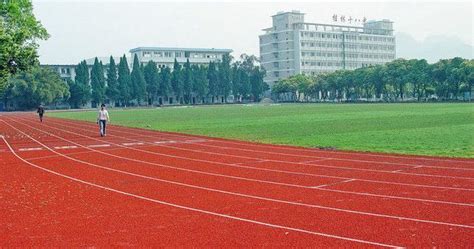 号称桂林最好的公立高中，力压百年桂中，高考一本率超80%！