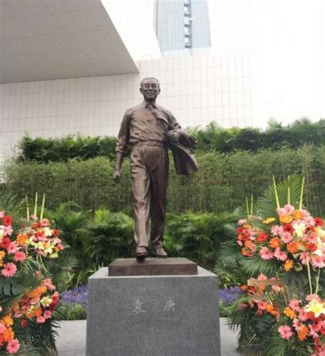袁庚雕塑南山揭幕传递“向前走，莫回头”的时代精神-方圳雕塑厂
