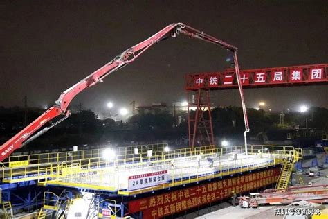 唐河路-安顺路打通项目控制性工程李村河大桥首件盖梁浇筑完成-半岛网