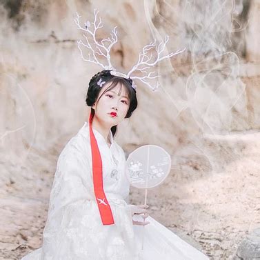 白鹿古风头像女生版可爱