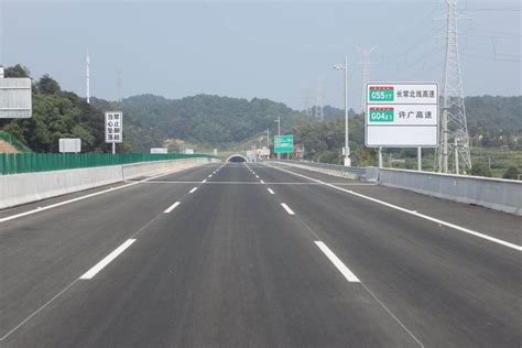 云南高速公路已突破1万公里，中国速度让世界刮目，美国落伍了 - 知乎