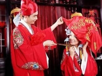 福州昨举办"新福州人集体婚礼" 100个新娘齐掀"盖头" - 重点播报 - 文明风