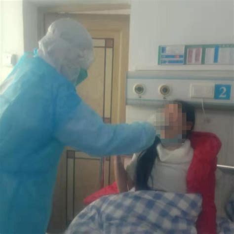 刚刚，广西贺州首例新冠肺炎患者出院！