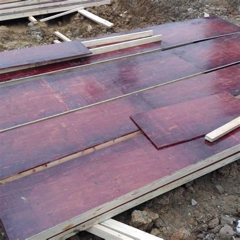 桥梁桉木建筑模板木板工厂批发 不易劈裂多层板工程工地红模板-阿里巴巴