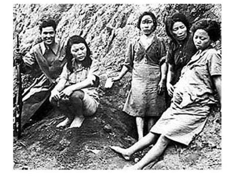 老照片：1937年12月日军占领南京后，日军镜头下的年轻妇女影像|日军|妇女|南京_新浪新闻