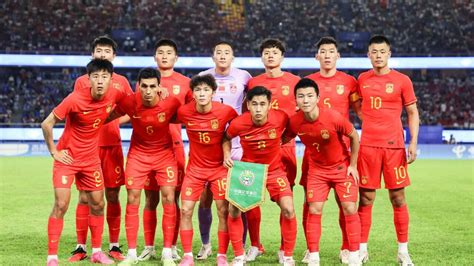 中国足球又一高度：与巴西队同档！男足做不到，凭什么能拿高薪|智利|女足|男足_新浪新闻
