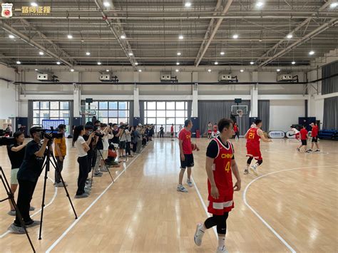 全力备战世界杯亚运会，中国男篮公开训练课活动在青岛举行_山东鲁能_体育_齐鲁网