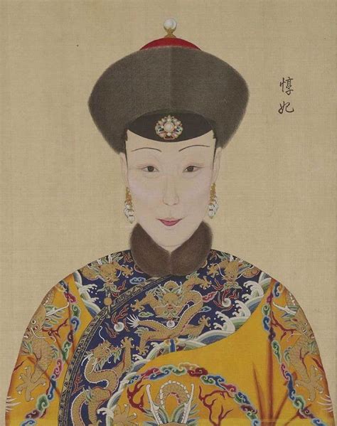 这才是清朝皇帝母亲真实样貌，图4的皇太后吞鸦片自寻短见