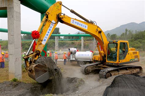 中国水电三局 基层动态 济源市沁北电厂向主城区供热项目展开全面开挖