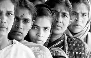 不堪婆家摧残与情人私奔 印度妇女遭全村人羞辱_新闻中心_文化_新浪网