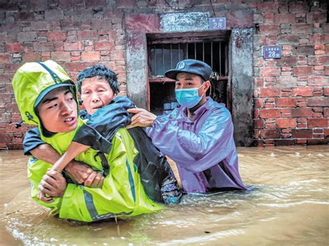 湖北公安全警动员全力以赴抗洪救灾：人民至上不畏艰险--湖北文明网