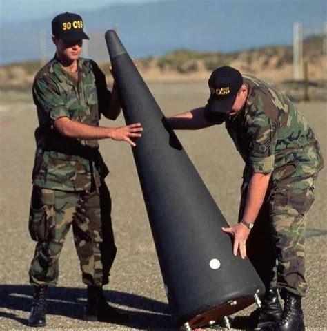 世界最小的核武器是什么？用无后坐力炮就能发射 真是自杀武器吗_凤凰网