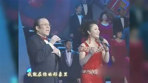杨洪基和王莹合唱的一首《共和国之恋》歌声飘过30年_腾讯视频