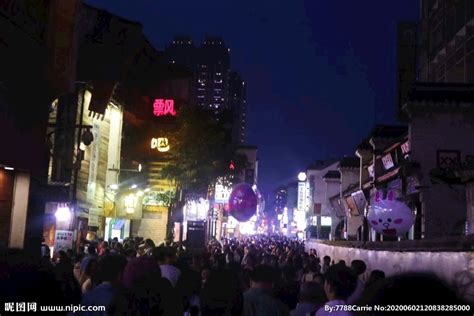 “鬼市”潘家园不见往昔的人山人海，北京文玩市场还能不能存续?