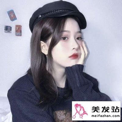 温柔帽子发型女生头像