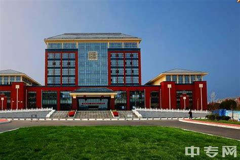 2023年萍乡市卫生学校是中专还是技校_邦博尔卫校网