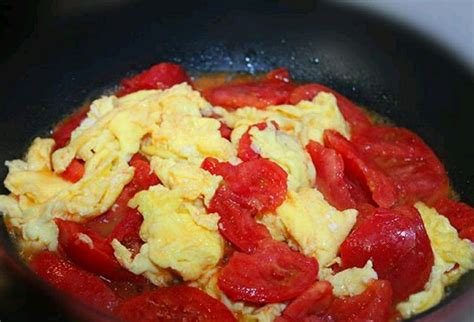 西红柿炒鸡蛋的做法_【图解】西红柿炒鸡蛋怎么做如何做好吃_西红柿炒鸡蛋家常做法大全_lin悠然11_豆果美食