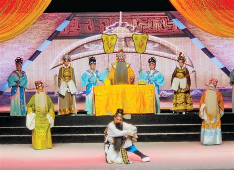 5月17日晚，新编廉政历史剧《贤相裴度》在运城蒲景苑进行了赴并演出前的最后一次彩排。