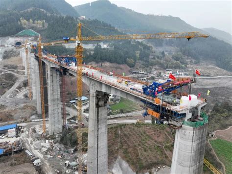 25个工点全面开工 渝湘高铁开启建设“加速度”_重庆市人民政府网