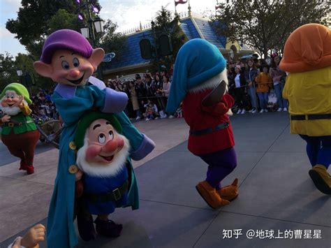 上海迪士尼：花车巡游将出现100位迪士尼人物，星黛露终于要有自己的故事了