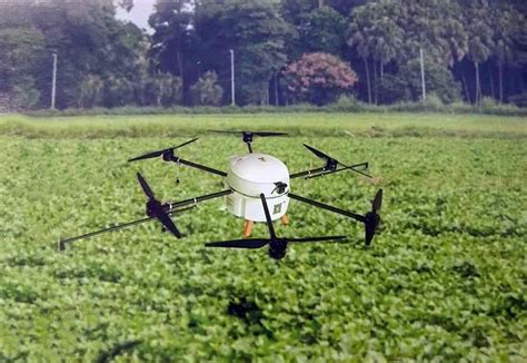 啥叫现代农业？20多架无人机一起撒农药 场面壮观 - 邹城 - 县区 - 济宁新闻网