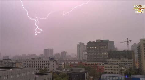 雷电大雨中的城市背景图片免费下载-千库网