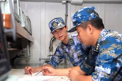 海军首位女实习舰长将迎舰长考核：希望超过100分_手机新浪网