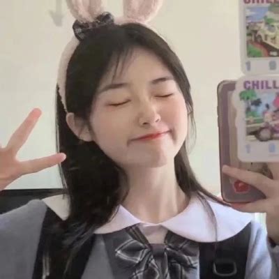中性复古风女生图片头像