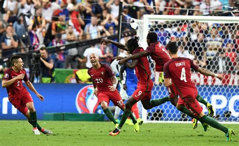 欧洲杯-C罗梅开二度破纪录 葡萄牙3-0完胜匈牙利_手机新浪网