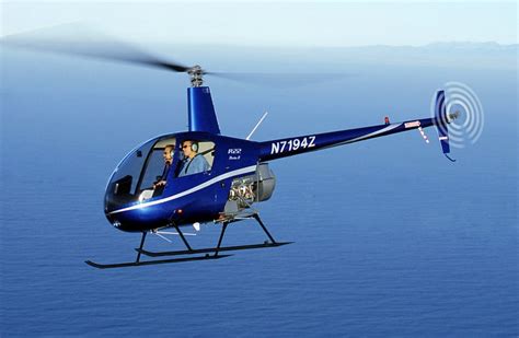R22直升机模拟器-六自由度R22直升机模拟器图片-搜狐大视野-搜狐新闻