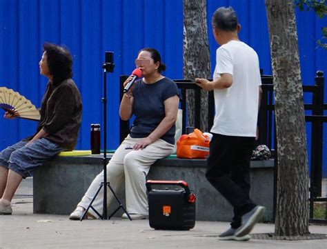 露天卡拉OK，广场舞……高考前，娱乐噪音能否歇歇？_北京日报网
