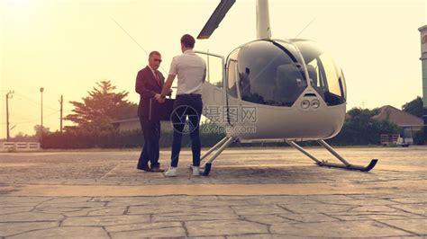 Schweizer 333：世界上最优秀的单发涡轮私人直升机-私人直升机-金投奢侈品网-金投网